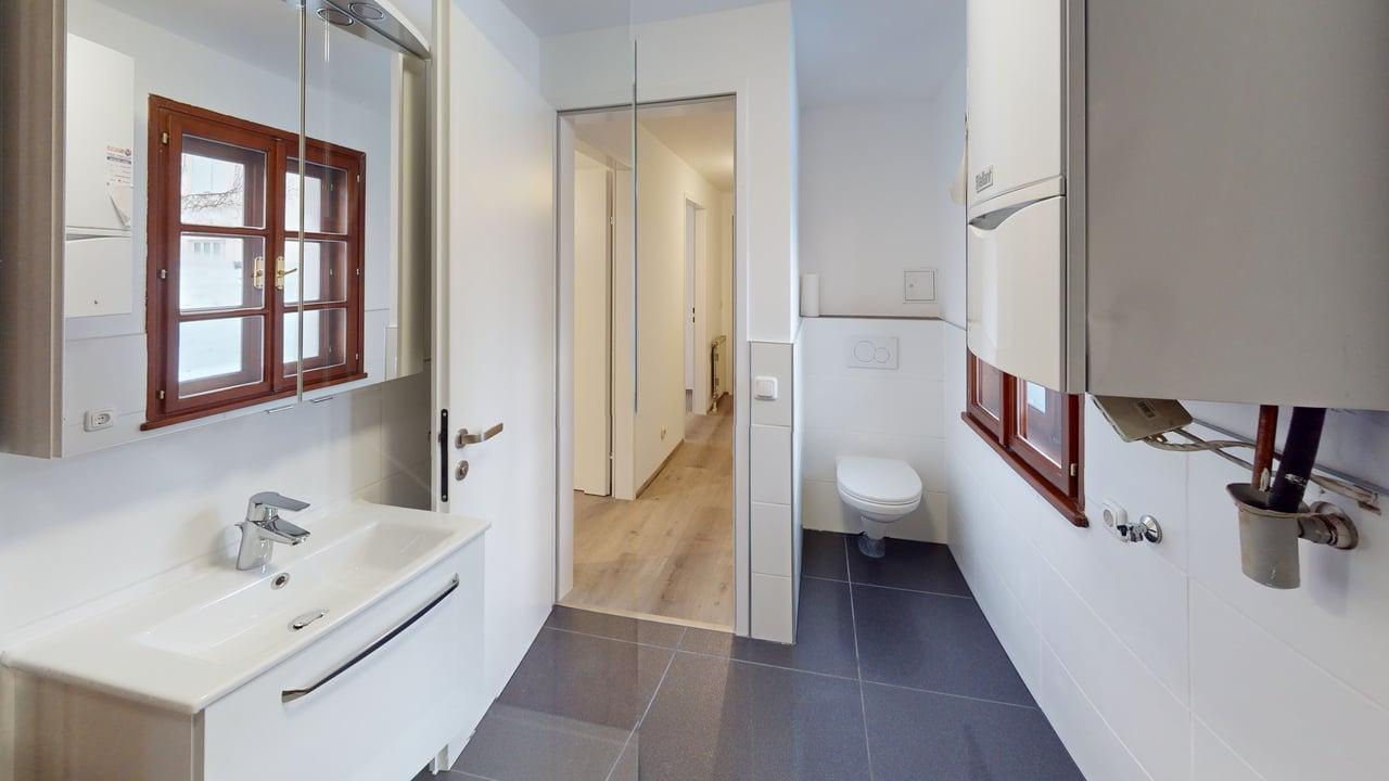 Haratzmullerstr-11-13-Top-3-Bathroom