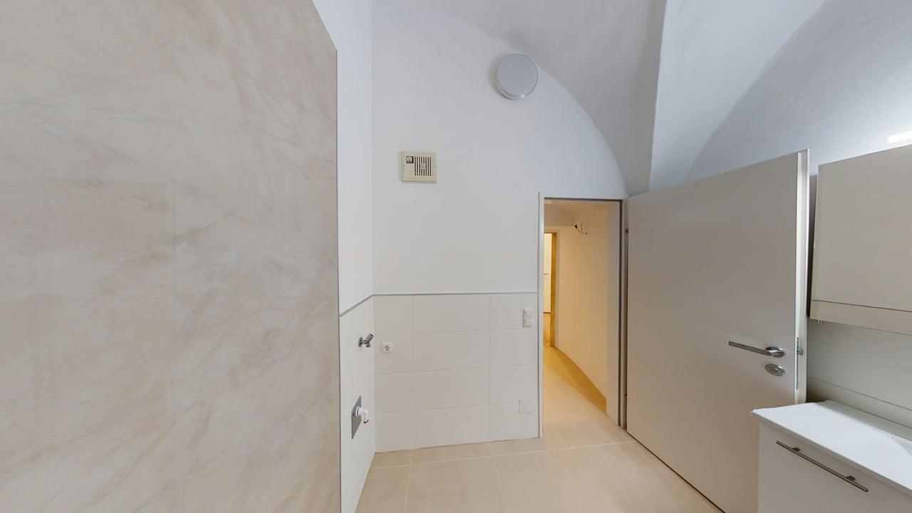 Haratzmullerstrae-11-Top-9-10182025_133240