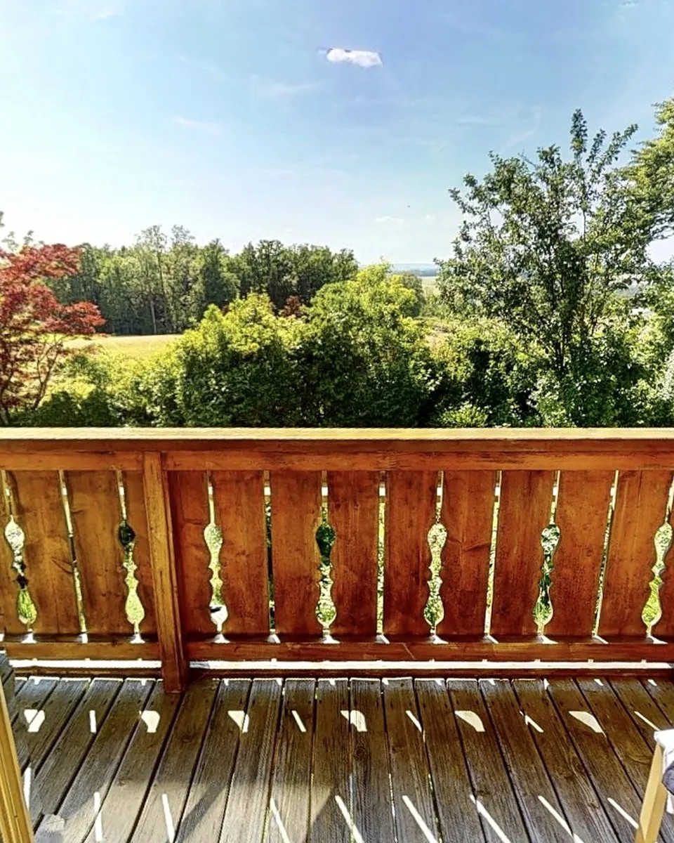Balkon mit Fernblick Richtung Bayern und Alpen